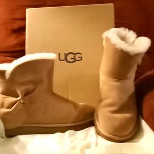 👢UGG Mini Twist Boot👢